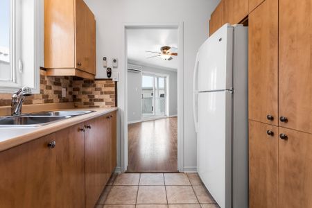 472 Rue Valois, #6 - Photo 2