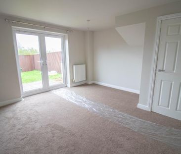 2 bedroom semi-detached house to rent - Photo 2