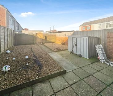 3 bedroom terraced house to rent - Photo 4