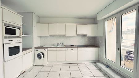 A LOUER APPARTEMENT 4 PIECES AVEC BALCON - SECTEUR BORDEAUX ST SEURIN / MERIADECK - Photo 5