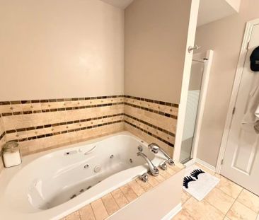 For Lease - 88 Hawktree Ridge, Barrhaven, Ontario - Photo 4