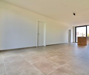 Huis te huur in Sint-Laureins voor € 1.195 met 4 slaapkamers - Photo 3