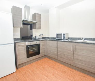 2 bedroom flat to rent - Photo 4