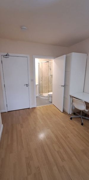 Studio Flat, Scotland Road, L5 - Photo 1