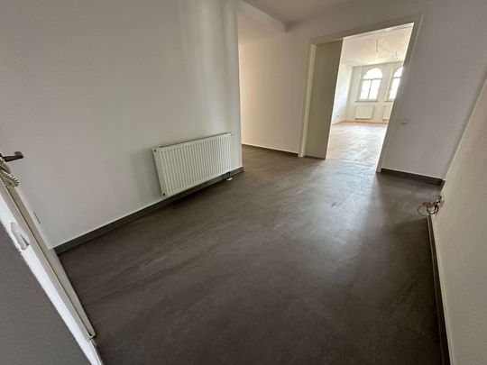 DG mit Aufzug / neue Bodenbeläge / Balkon / zwei Bäder ! - Foto 1