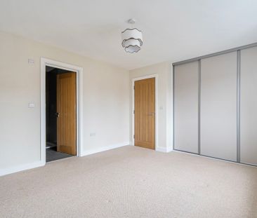 St Christophers Road, Haslemere - 4 bedrooms Property for lettings ... - Photo 4