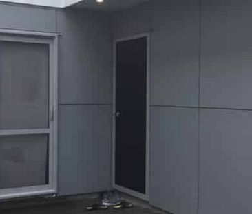 Executive on Elizabeth!! - Photo 4