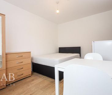 1 bedroom in a house share to rent - Photo 2