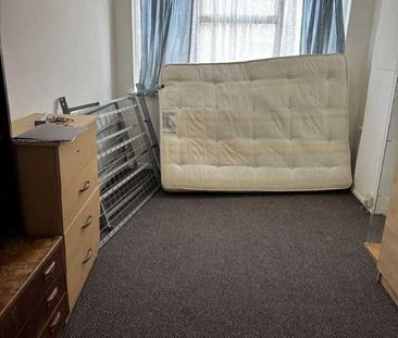 Chesterton Road, Plaistow, E13 - Photo 3