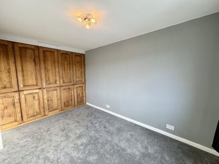 Markfield Drive, Flanderwell, S66 2JD - Photo 2