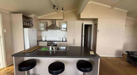 Executive Home - Photo 2