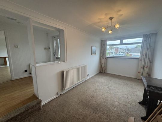 3 bedroom detached bungalow to rent - Photo 1