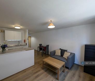 1 bedroom flat to rent - Photo 2