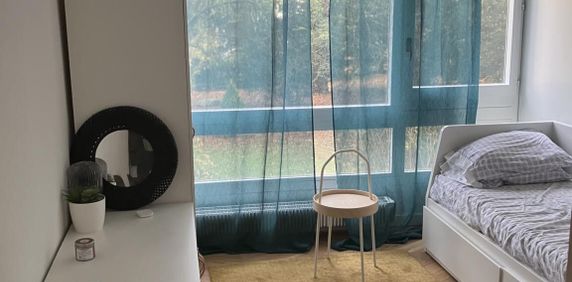 Modern studio in Florissant - Photo 2