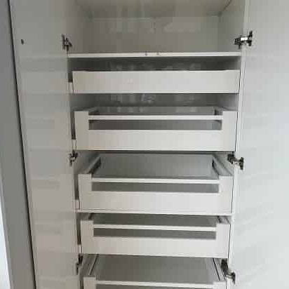 Modern design 4 bedroom house with outdoor decking - Photo 1