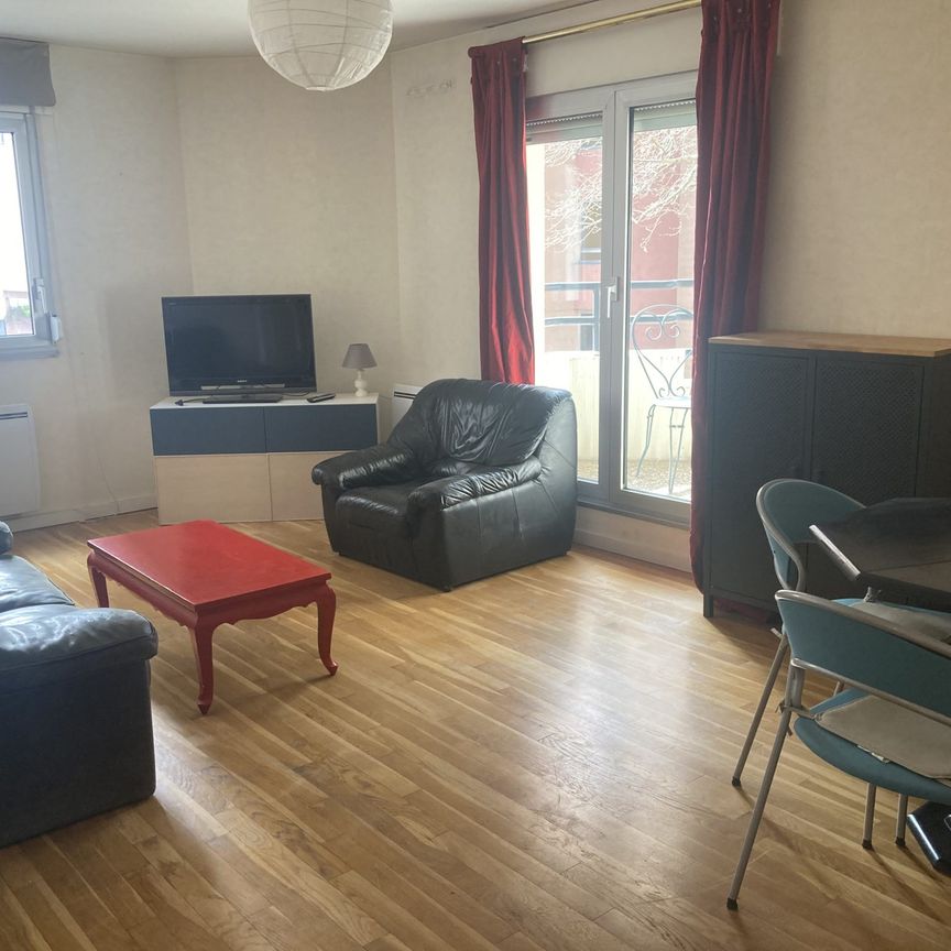 Location Appartement 3 pièces 71m² LYON 3ème - Photo 1