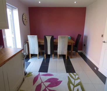 5 bedroom detached house to rent - Photo 2