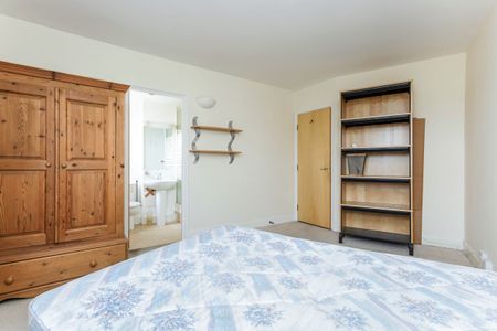 2 bedroom apartment to rent Port Way, Portsmouth, PO6 - Photo 4