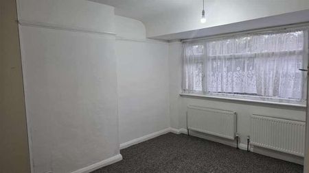 Wentworth Road, Southall, UB2 - Photo 2