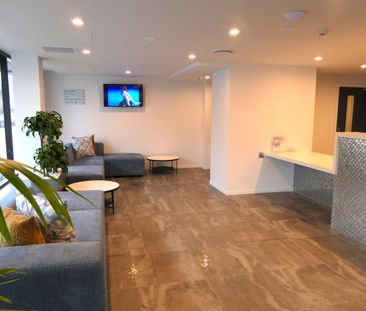 Top Floor - Amazing Views - Photo 1