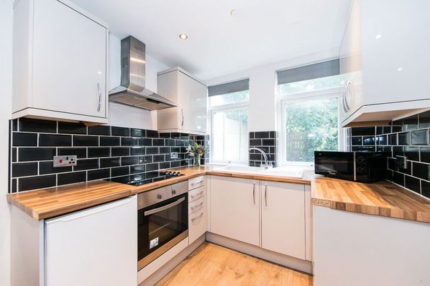 B Hartley Avenue, Woodhouse, Leeds - Photo 1