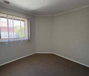 SPACIOUS AND COSY TWO BEDROOM UNIT! - Photo 6