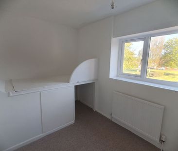 Queens Way, Atherstone - Photo 2