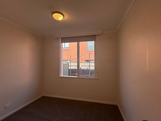 3/2 Howson Street, Brunswick West VIC 3055 - Photo 1