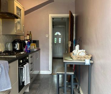 1 bedroom in a house share to rent - Photo 6