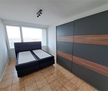 Een gunstig gelegen appartement met lift en met zicht op de skyline... - Photo 3