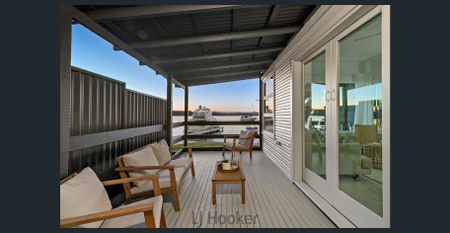 Waterfront Living in Sought-After Eleebana - Photo 5