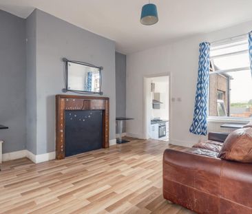 3 bedroom flat to rent - Photo 2