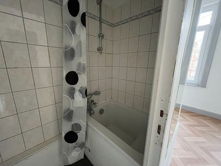 Location Appartement 1 pièce 31m² LILLE 59000 - Photo 4