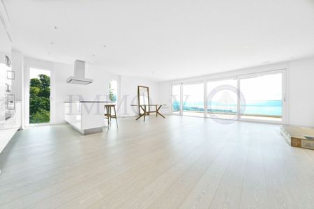 STANDING WITH LARGE BALCONY-TERRACE AND PANORAMIC VIEW - Foto 2