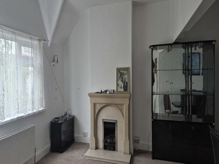 3 bedroom flat to rent - Photo 2