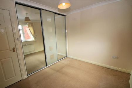 2 bedroom flat to rent - Photo 4