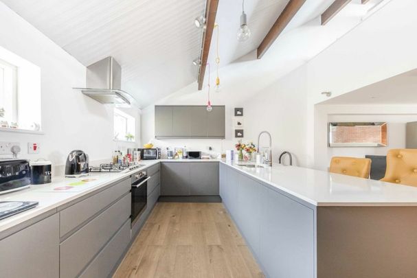 Elm Grove, SW19, London - Photo 1