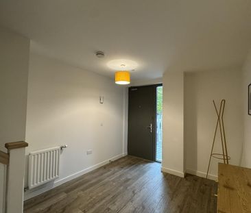 2 bedroom ground floor maisonette to rent - Photo 5