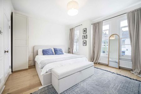 3 bedroom flat to rent - Photo 2