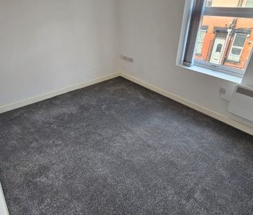 Flat 1, Compton Place, Harehills, Leeds, LS9 7BN - Photo 2