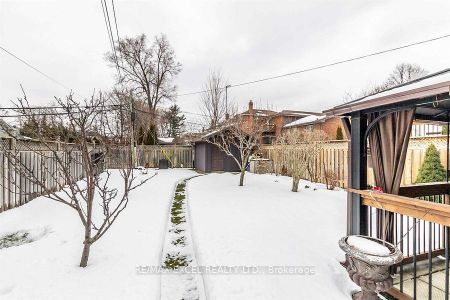 For Lease - 416 Rimilton Avenue, Toronto, Ontario - Photo 4
