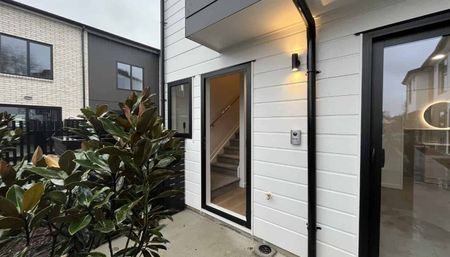 Comfortable and convenient living in Papatoetoe. - Photo 4