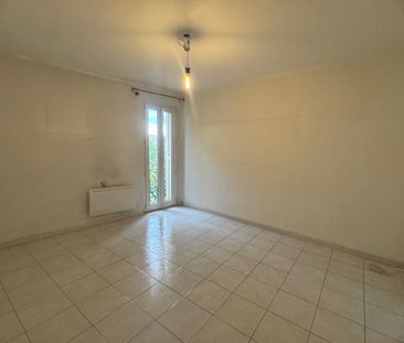 t3 les milles terrasse 1060 euros - Photo 4