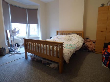 3 bedroom end of terrace house to rent - Photo 5