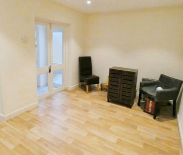 3 bedroom end of terrace house to rent - Photo 6