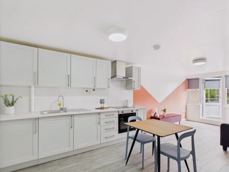 Flat 2 - 1 Bedroom House - Photo 3
