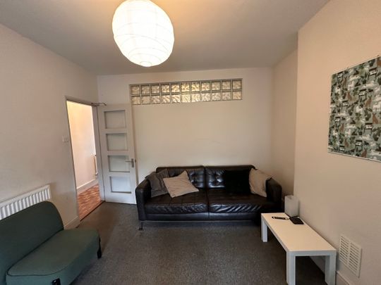 4 bedroom house - Photo 1