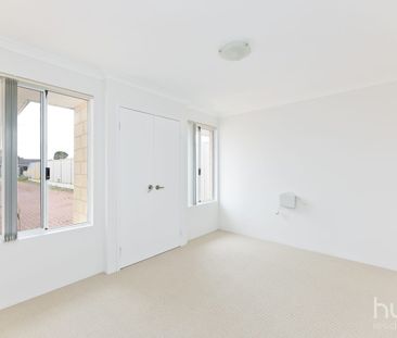 Low maintenance living! - Photo 2
