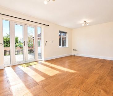 4 bedroom detached house to rent - Photo 2