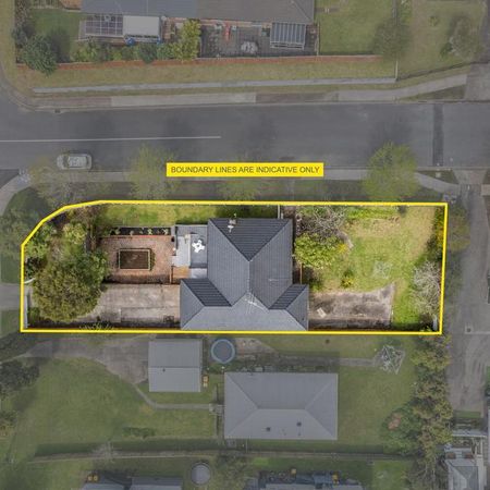 Stylish Family Home in Sought-After New Lynn - Photo 5